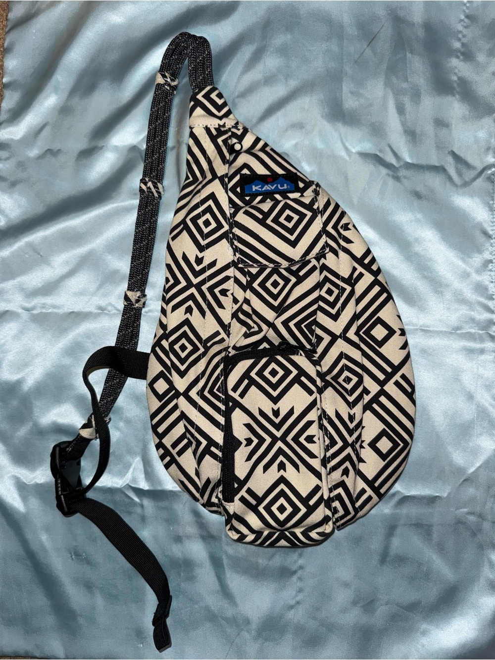 Kavu Geometric Rope Bag - Picture 2 of 9